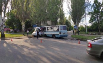 автобус столкнулся