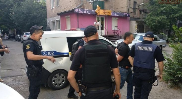 в центре Запорожья мужчину