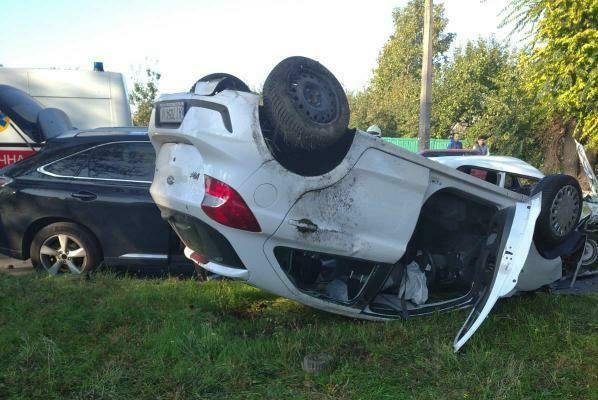 столкнулись 3 авто