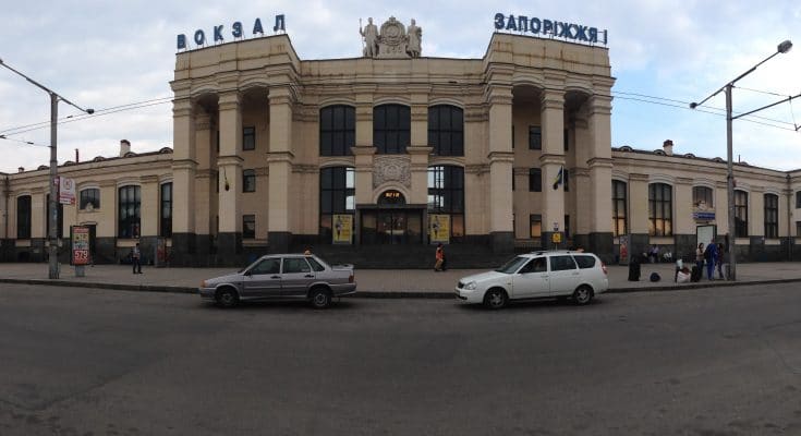 Привокзальную площадь