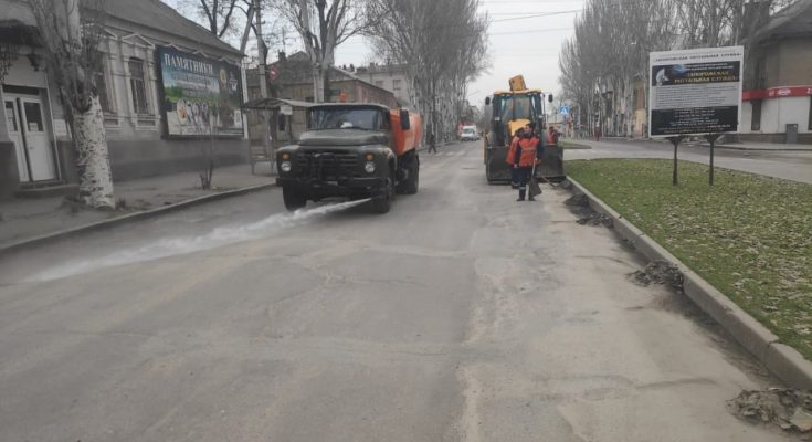 моют запорожские дороги