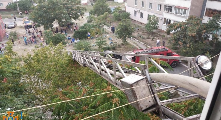 сильный пожар в девятиэтажке