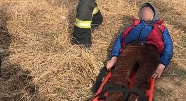 достали мужчину из котлована