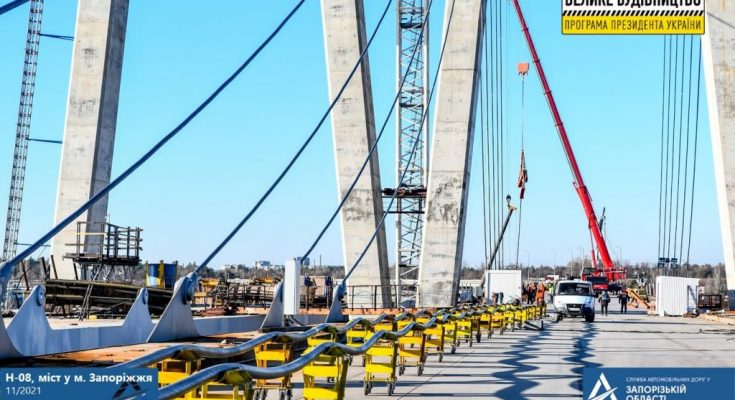 смонтировали больше половины вант