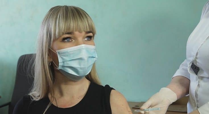 сутки в области вакцинировались