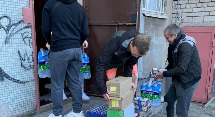 гуманитарную помощь народных депутатов