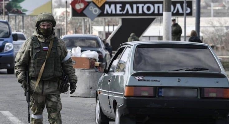 тікають з окупованого Мелітополя