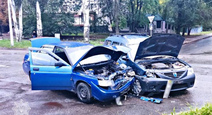 зіткнулися два легковики