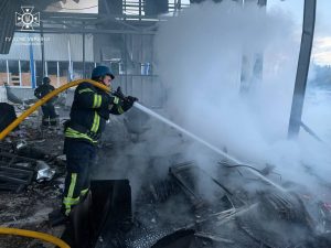 ліквідували пожежу після ракетного удару