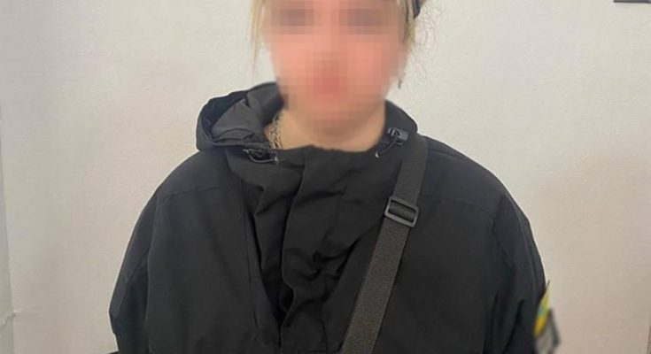 зняла два прапори України