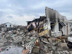 двома ракетами С-300