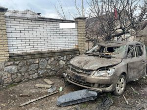 двома ракетами С-300