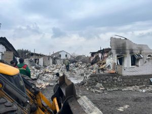 двома ракетами С-300