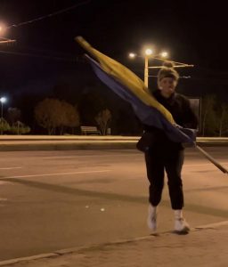 зняла два прапори України