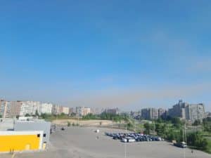 задихається від смороду йоду