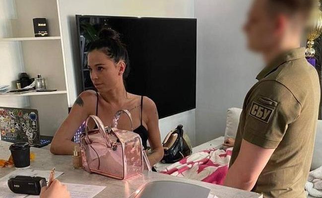 чотирьом блогеркам