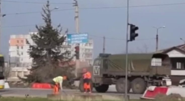 загарбники перекидають