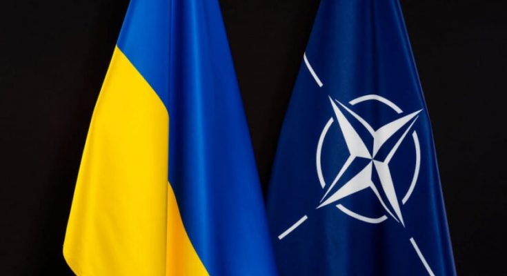 свої війська до України