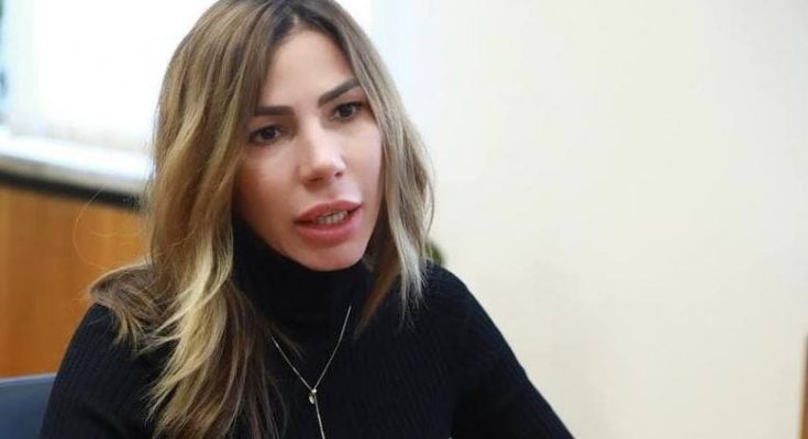 свого поновлення на посаді