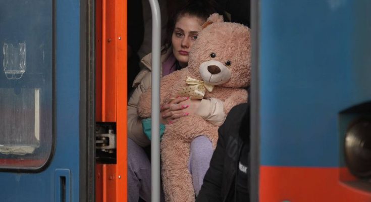 близько 20 тисяч