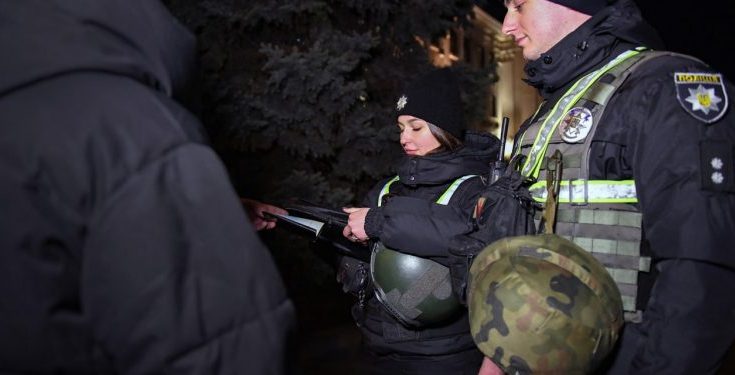 18 порушників комендантської години