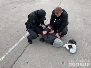 та пістолет