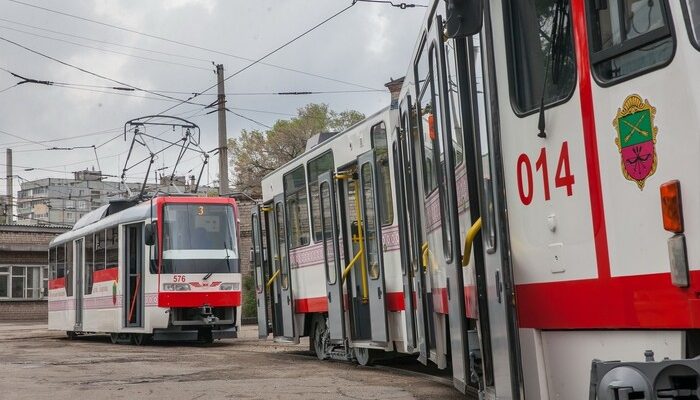 10 гривень