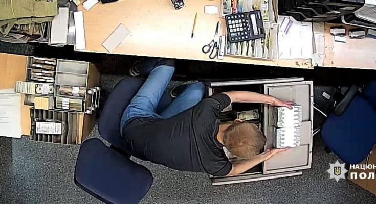 400 тисяч доларів