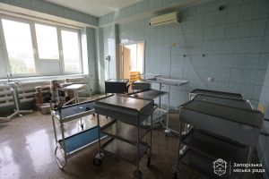 лікарні