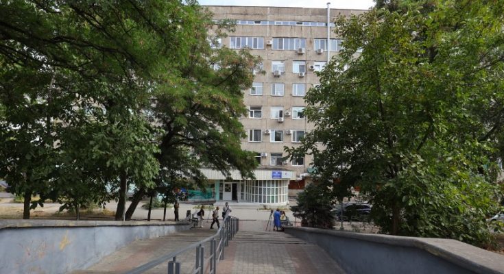 лікарні