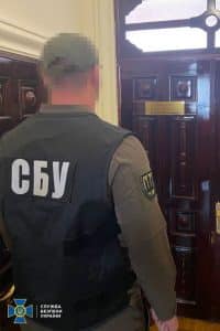 фейковими посвідченнями
