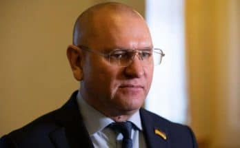 під вартою
