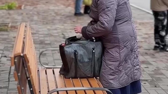 продовжується