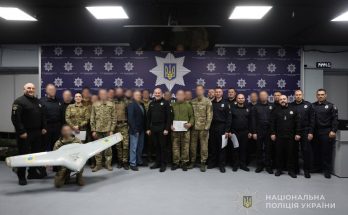фахівці