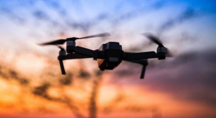 дістали троє