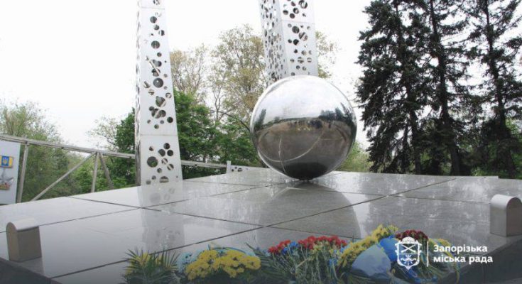 декомунізації