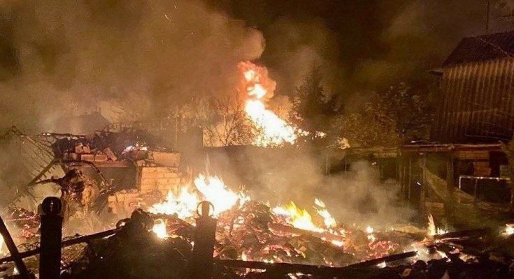 близько 30 ударів
