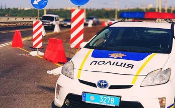 на греблі