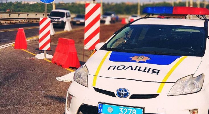 на греблі