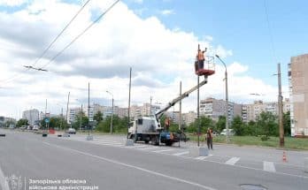на зупинках