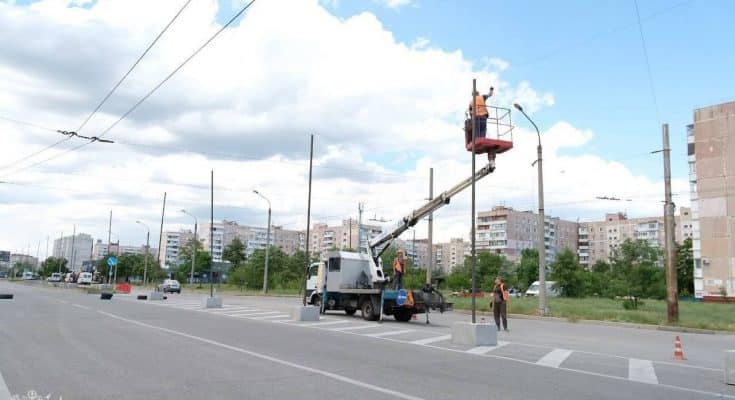на зупинках